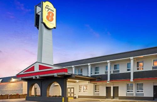 Thunder Bay Hotel | Super 8 by Wyndham Thunder Bay