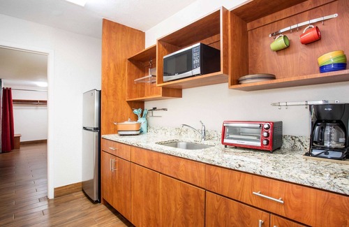Florida North Atlantic Coast Hotel | Super 8 by Wyndham North Palm Beach