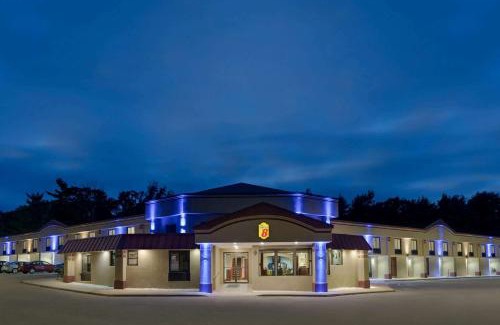 West Greenwich Hotel | Super 8 by Wyndham West Greenwich/Providence