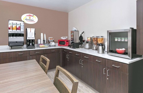 Waxahachie Hotel | Super 8 by Wyndham Waxahachie TX