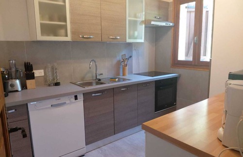 Allos Ski Chalet | Super Allos Chalet apartment (sleeps 6 + 2 extra beds)