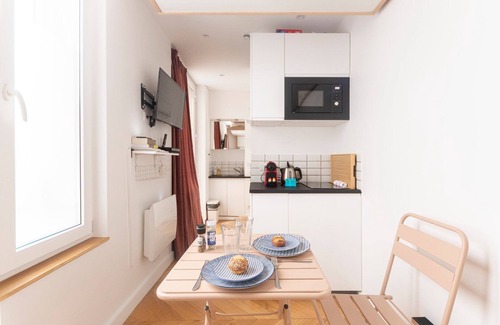 Bonne-Nouvelle Apartment | Super central ministudio⭐ self-checkin murphy bed