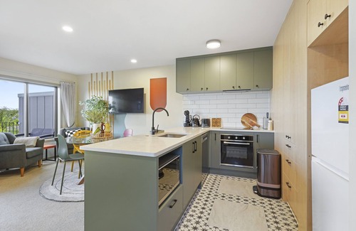 Albany Apartment | Super Chic Apt nr Albany Mall - Carpark