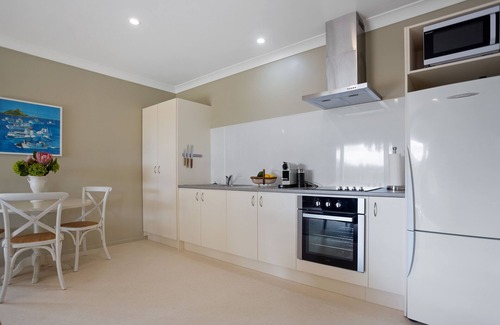 Katikati Cottage | Super-comfortable, rural studio/cottage accommodation near Waihi Beach
