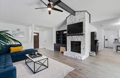 Brushy Creek House | Super Comfy Home with Hot Tub