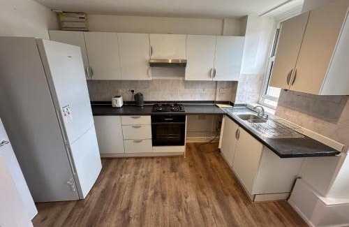 Homerton Apartment | Super Cosy Flat in East London