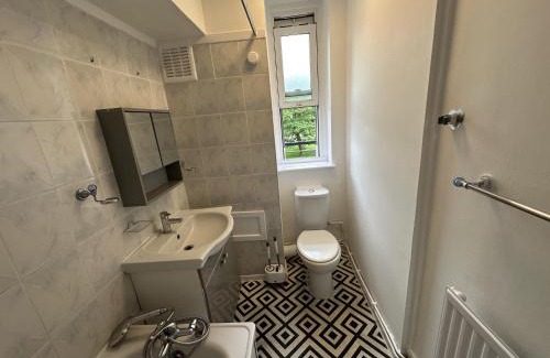Homerton Apartment | Super Cosy Flat in East London