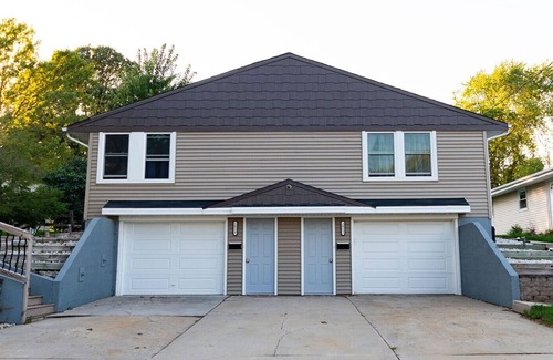 Allouez House | Super cute home located on a dead end street close to Lambeau Field