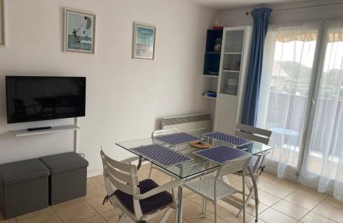 Merville-Franceville-Plage Apartment | Super duplex bord de mer, histoire nature sport.