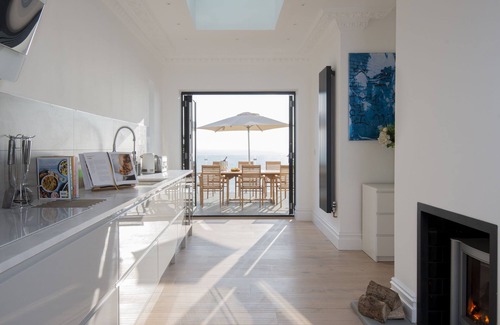 St Leonards-On-Sea House | Super deluxe 6 bedroom house with Hot tub, sea views, wood burner, roof terrace