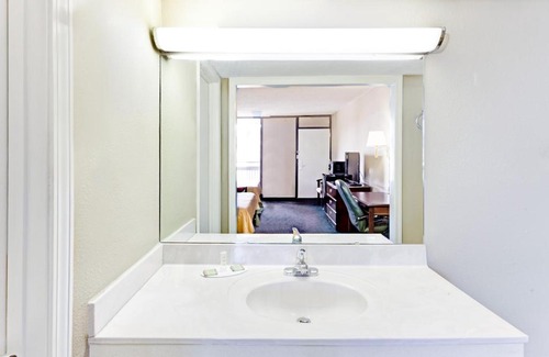 Carrollton Hotel | Super Inn & Suites Carrollton