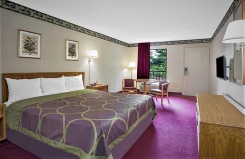 Lightfoot Hotel | Super Inn Williamsburg