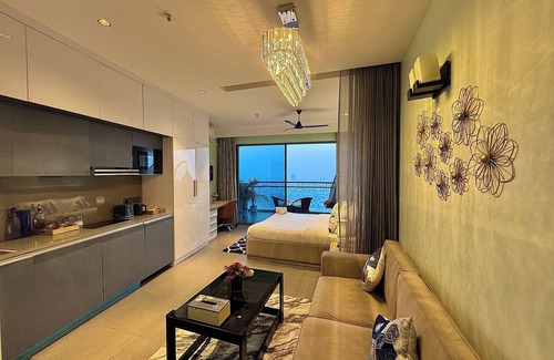 Noida Apartment | Super Luxury Apartment on 42nd Floor in Noida