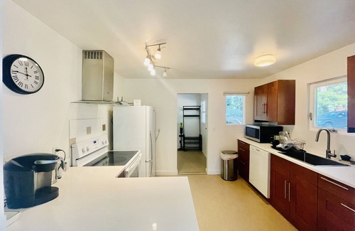 Haller Lake House | Super Privacy Lakeshore Forest Home with Whole House Air Conditioners