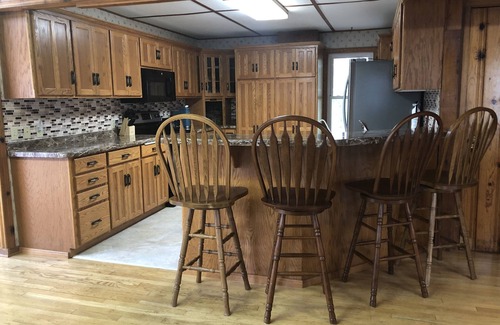 Richmond House | Super Spacious Lakehome
