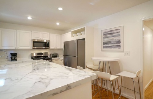 East Side House | Super Walkable 2 Bed, 1 Bath In Historic Grant Park
