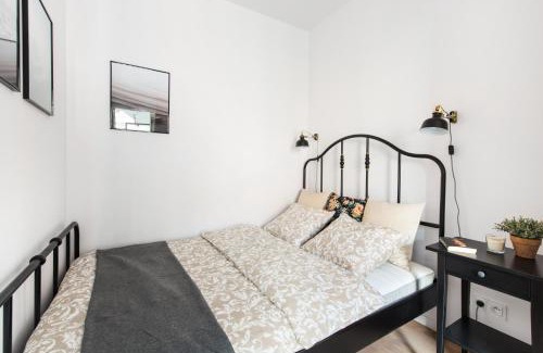 Nowa Praga Apartment | SuperApart Stalowa 39 Modern Unit with Kitchen & Wifi