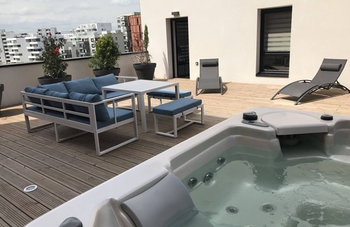 Casselardit Apartment | SUPERB DUPLEX WITH HAMMAM AND JACUZZI