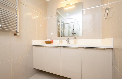 Uskudar Apartment | Superb Flat Near SAW Airport, 7 min to Neomarin