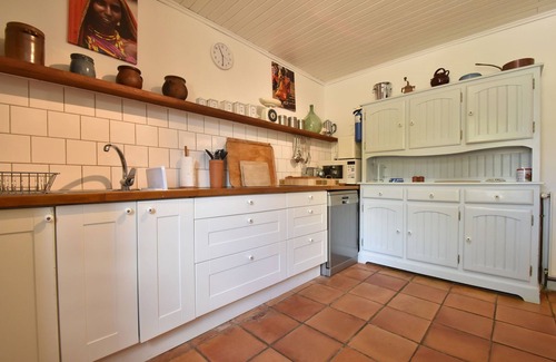 Montcabrier House | Superb Holiday Home in Busse with Swimming Pool
