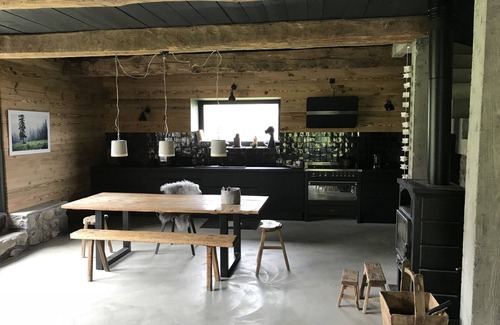 Lescun House | Superb sheepfold in the Lescun cirque with views of the Aiguilles d'Ansabère.