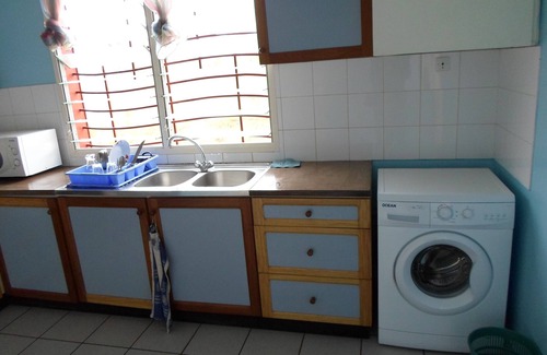 Yaounde House | superb villa with parking and caretaker on site.