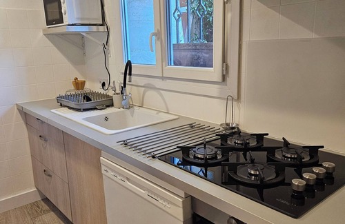Speracedes Apartment | Superbe Appartement Neuf, 4 Couchages, Jardin et vue Mer, au Cœur du Village !