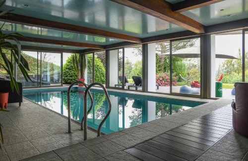 Lucinges Villa | Superbe villa avec piscine intérieure, sauna, jacuzzi et salle de sport