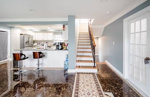 Queens House | Superior 1-bedroom house in fabulous Queens