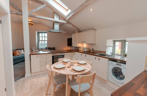 Stockport Apartment | Superior Apartment In the heart of Marple Bridge