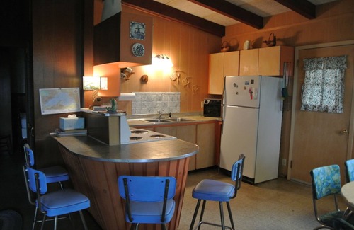 Upper Peninsula Michigan Cottage | Superior Beach House - White sand beach & Lake S just steps from front door!