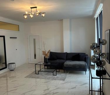 Elmshorn Apartment | Superior - Central Rooftop - 20min to Hamburg