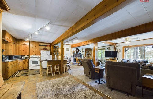 Au Train House | Superior River Cabin-Cabin on AuTrain River Close to Snowmobile/ATV Trails