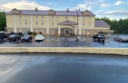 Lickdale Hotel | SureStay Plus by Best Western Jonestown Lebanon Valley