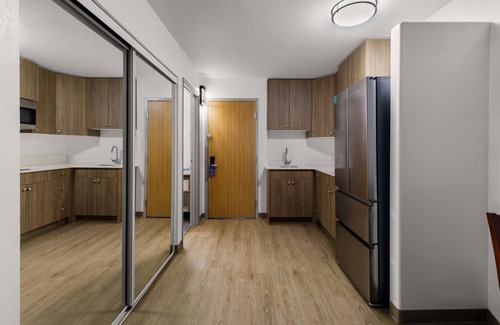 Brooks Hotel | SureStay Plus by Best Western Brooks