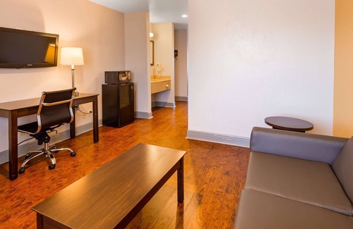Hammond Hotel | SureStay Plus Hotel by Best Western Hammond