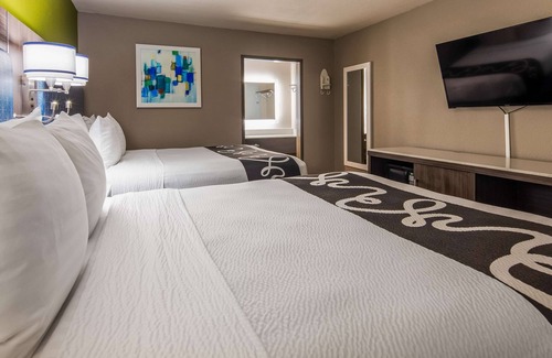 Point Richmond Hotel | SureStay Plus Hotel by Best Western Point Richmond