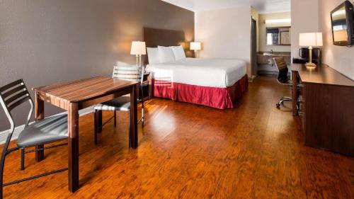 Hammond Hotel | SureStay Plus Hotel by Best Western Hammond