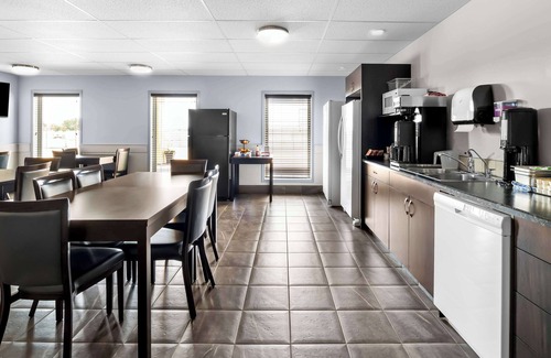 Hardisty Hotel | SureStay Studio by Best Western Hardisty