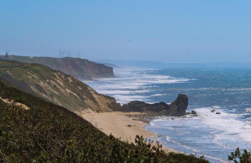 Pedra do Ouro Apartment | Surf GuestHouse - 7min walk to the beach