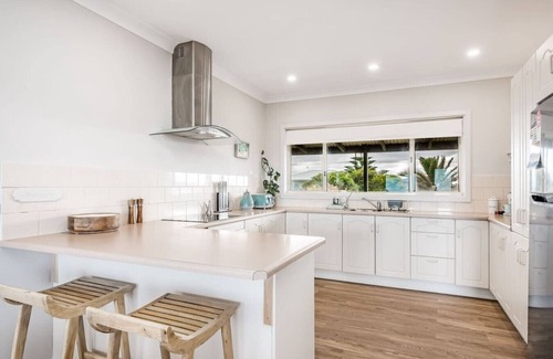 Middleton House | Surfers Reserve - Beachfront