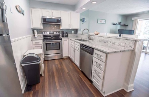Kure Beach Condo | Surfrider Beach Getaway Cozy 1BR, Beach Access!