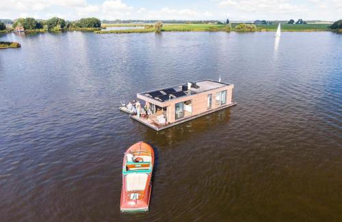 Rooversbroek Boat Rental | Surla houseboat Hangloose Kagerplassen