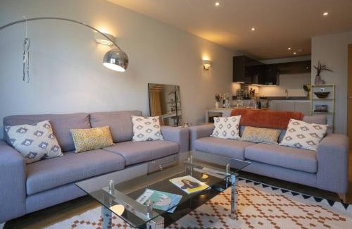 Chilworth Apartment | Surrey Hills Escape: Riverside Walks & Quick Links