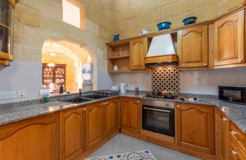 Kercem Apartment | Surwig Gozitan Villa & Pool - Happy Rentals