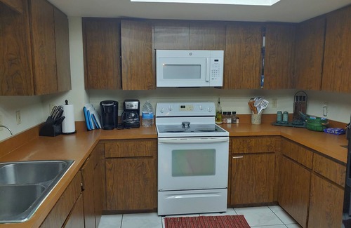 Branford Cabin | Suwannee River Cabin - 24 Private Wooded Acres- 500' Waterfront-Dock-Dogs ATV OK