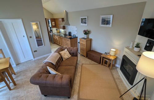 Millers Dale Cottage | SWALLOW BARN, pet friendly, character holiday cottage in Priestcliffe