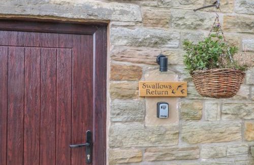 Allgreave House | Swallows Return