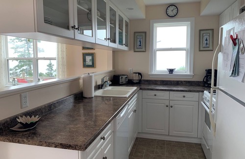 North Head House | Swallowtail Lighthouse Overlook on Grand Manan - 4 bedrooms available