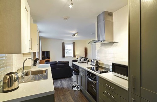 Swindon Apartment | Swan Place 1 Bedroom | Relaxing Apartment Close to Historic Downtown